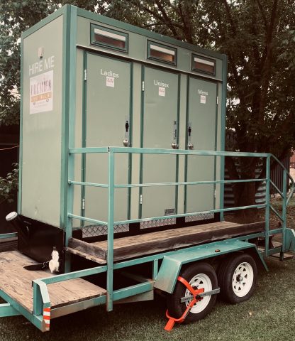 Side View of luxury toilet trailer