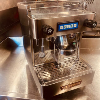 Single group coffee machine